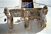 Creta - La Canea il quartiere Kasteli dettagli architettonici.